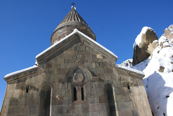 Монастырь Гегард зимой