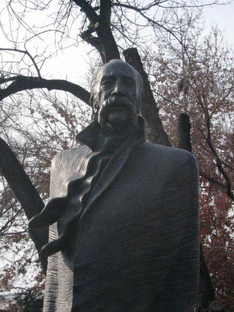 Monument to William Saroyan