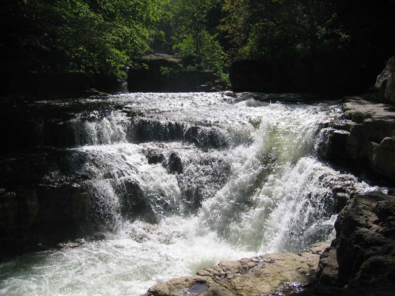 Каскад водопадов на реке Хачахпюр 